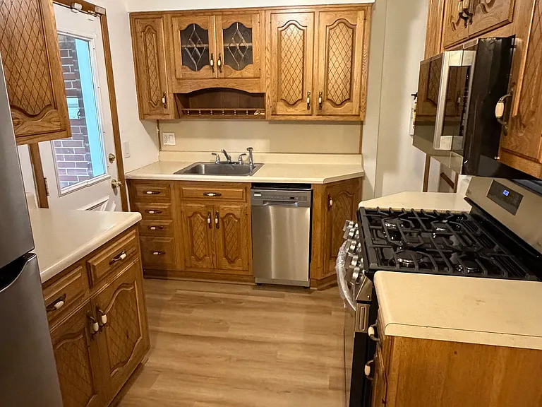 Dishwasher included