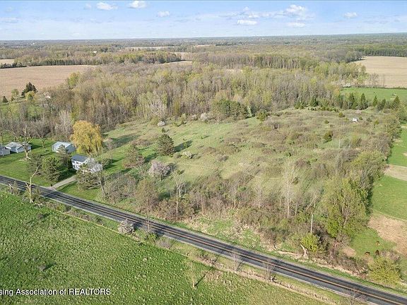 4th image of 3685 S Ionia Rd