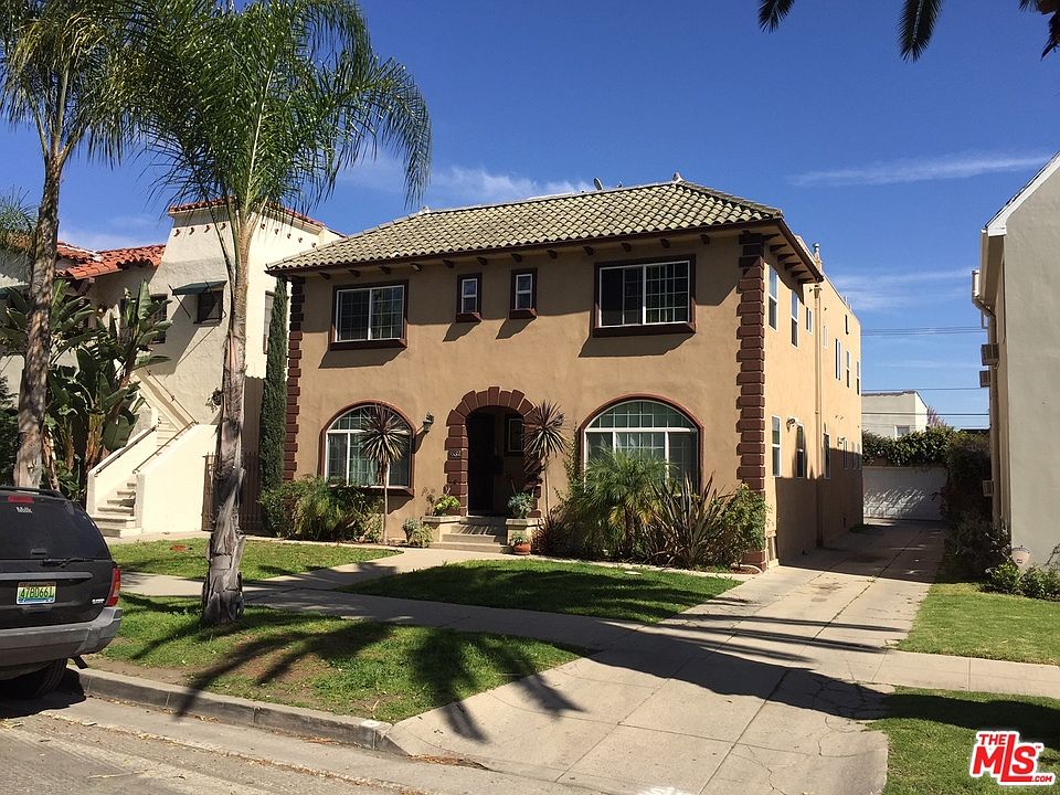 1st image of 630 N Beachwood Dr