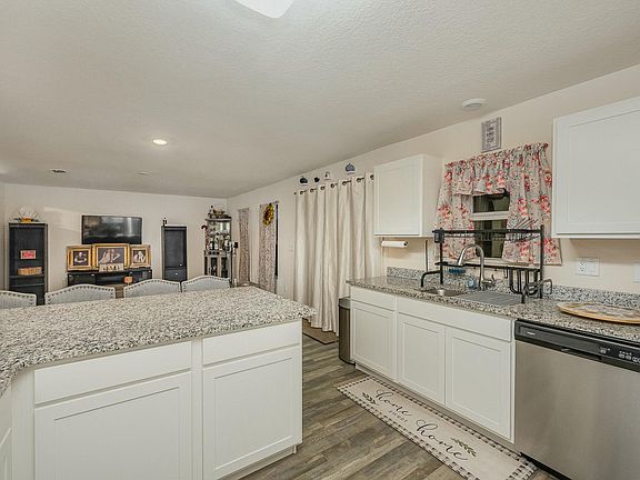 5th image of 2940 Firwood Avenue SE