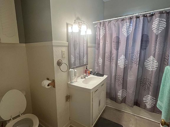 5th image of 251 W Race St