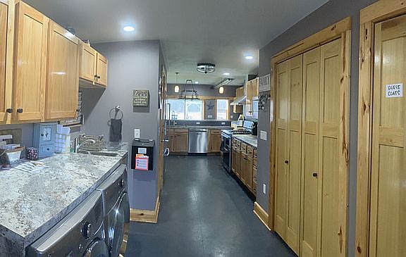 Entrance/Laundry Room