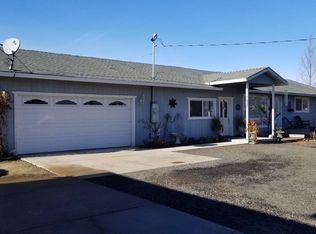 6800 Cork Dr, Central Point, OR 97502