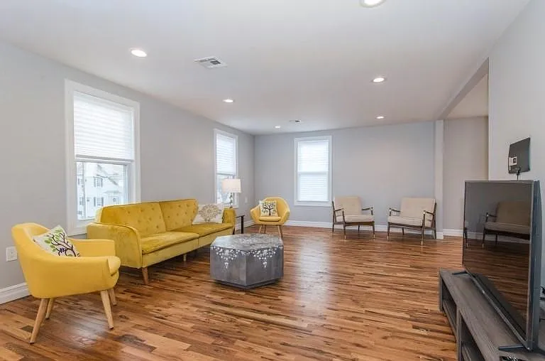 27 Center St #2 — Photo 5