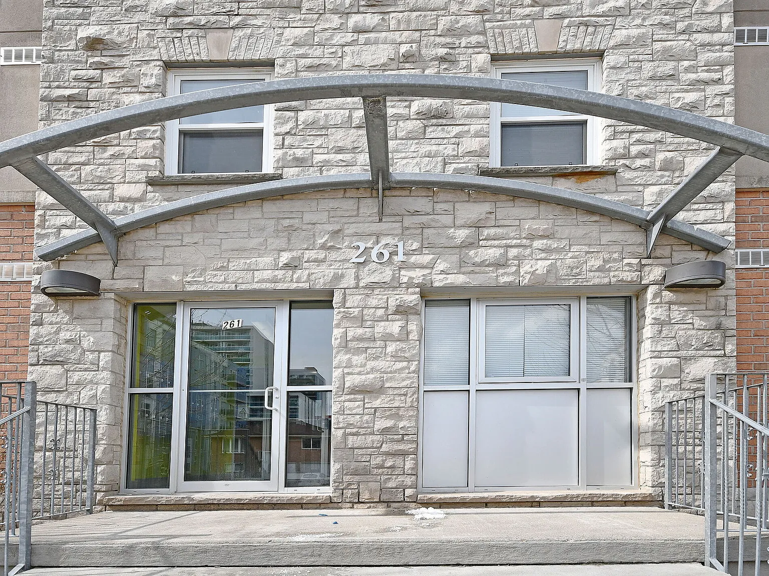 261 Lester Street Waterloo — Photo 4