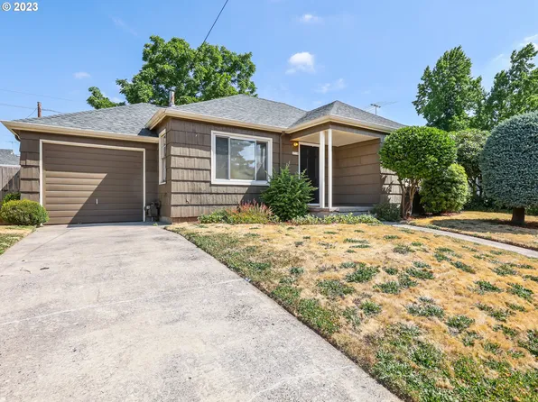 8719 SE Washington St, Portland, OR 97216