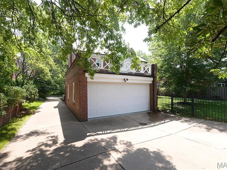 937 S Bemiston Ave — Photo 48