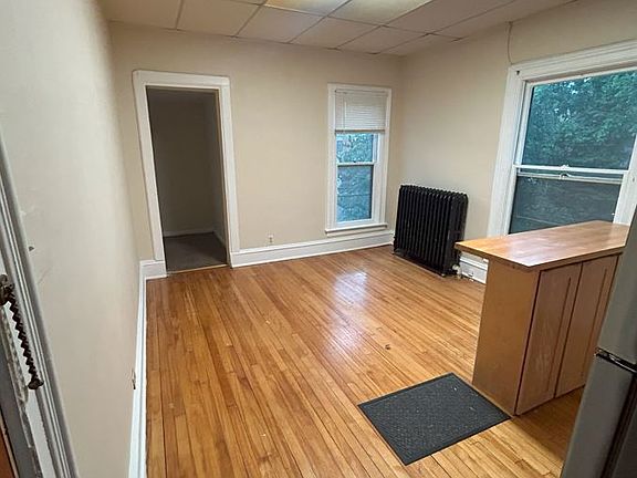 5th image of 7 419/421 6th St SE #7