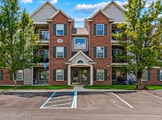 12108 Pinehurst Ln, Grand Blanc, MI 48439