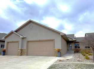 8111 S Seven Oaks Dr, Sioux Falls, SD 57108