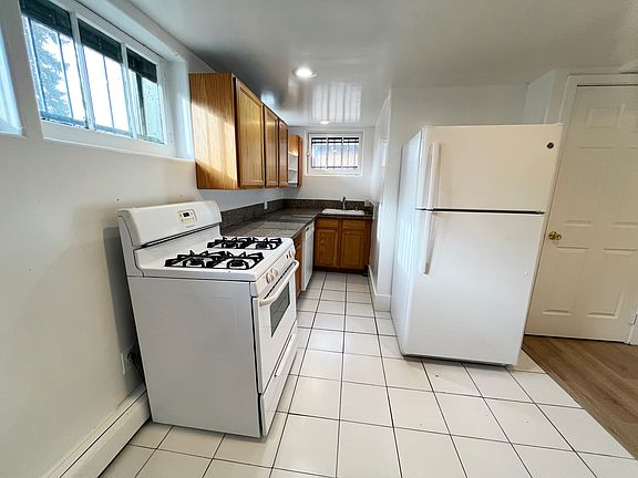 3rd image of 725 E Ellsworth Ave #B