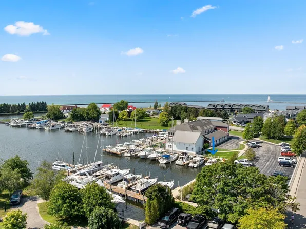 14 S 2nd St, Frankfort, MI 49635