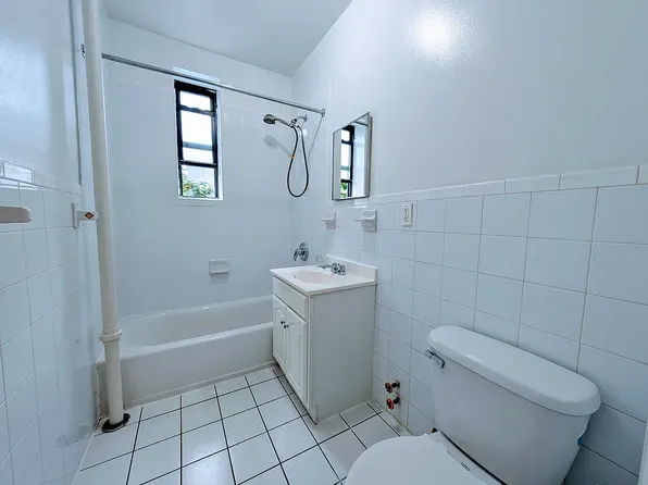 2121 Foster Avenue image 5 of 8