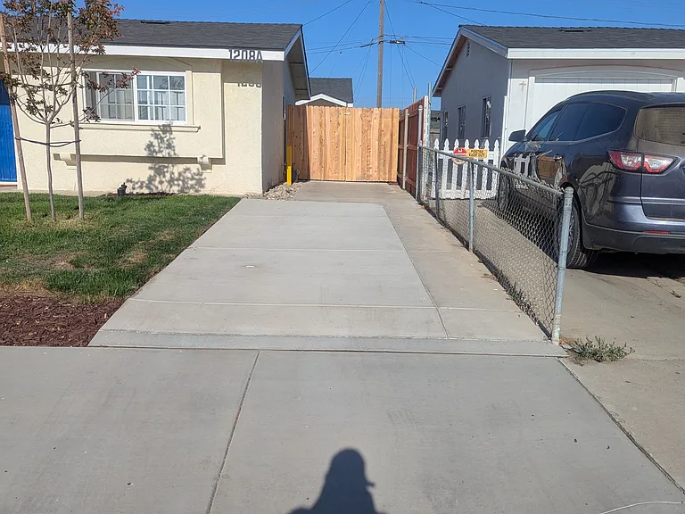 1208 N Oakley Ave #A — Photo 11