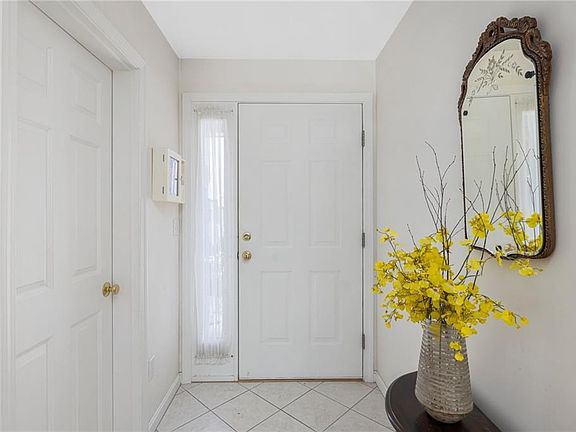 4th image of 17 Vanderbilt Dr #134