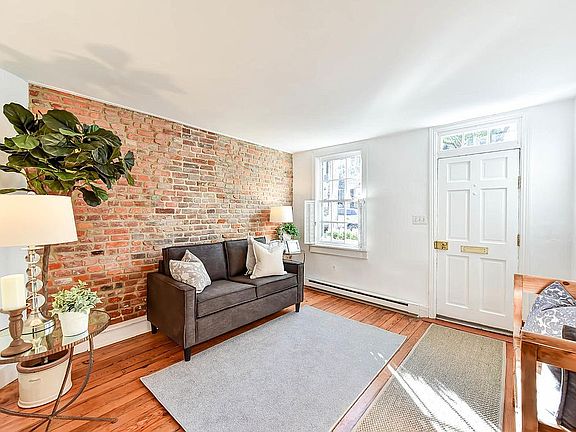 4th image of 412 S Lee St