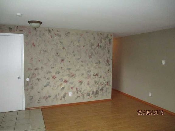 3rd image of 9309 62nd Pl SE
