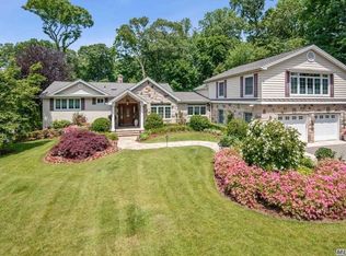 19 Townsend Rd, Glen Cove, NY 11542
