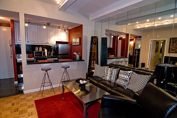 Rented by Sterling Holdings | media 32