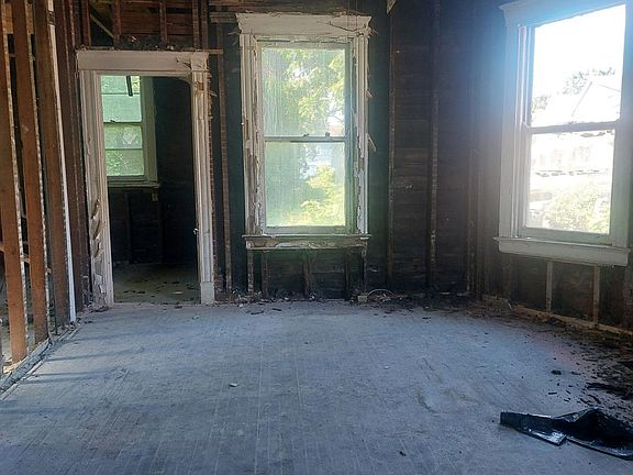 5th image of 875 Glenwood Ave