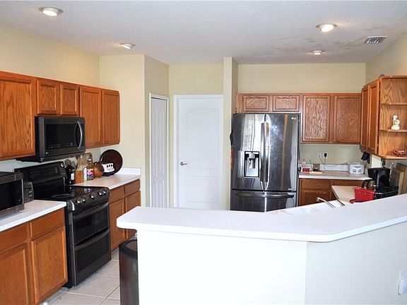 5th image of 7943 Carriage Pointe Dr