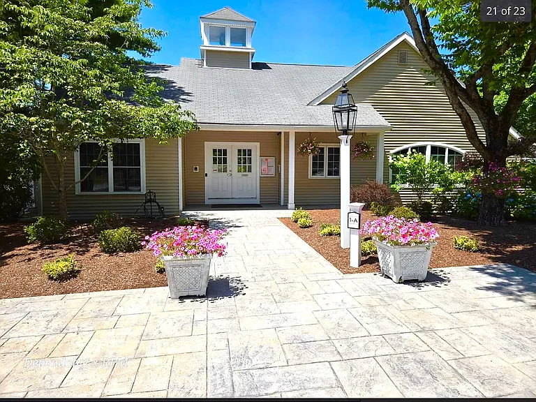 37 Bradford Commons Ln — Photo 24