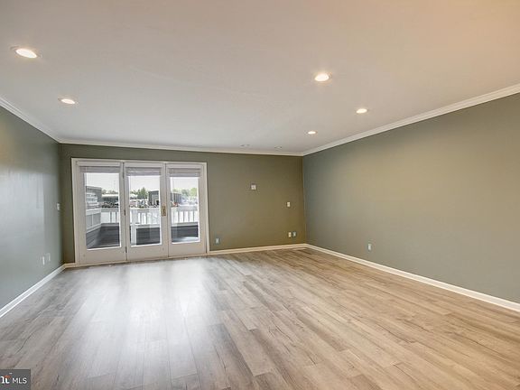 4th image of 660 River Oak Ct