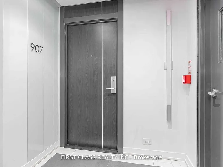 220 George St #907 — Photo 24