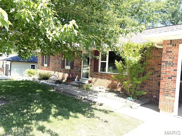 727 Cordes St, O Fallon, MO 63366