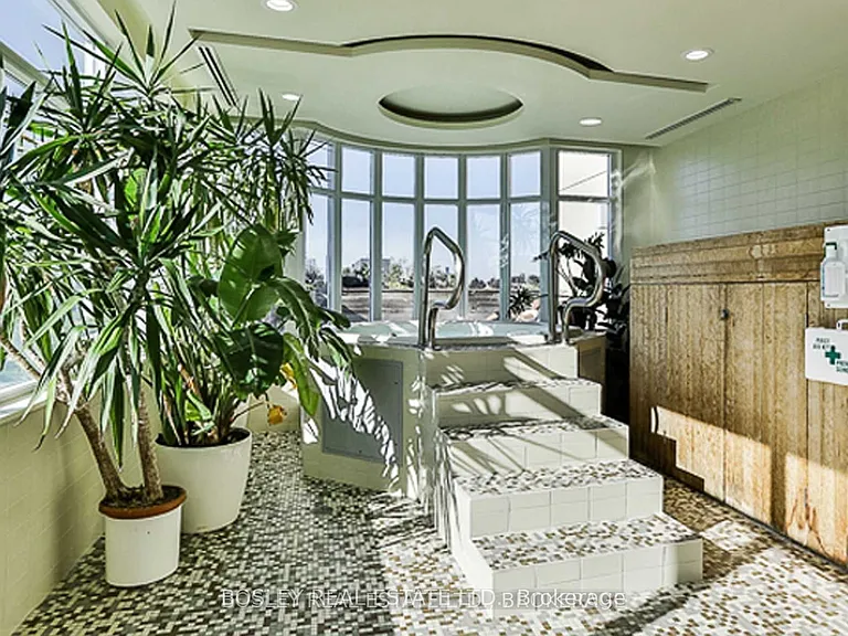 230 King St E #1201 — Photo 17