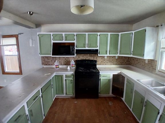 2nd image of 114 W 2nd STREET