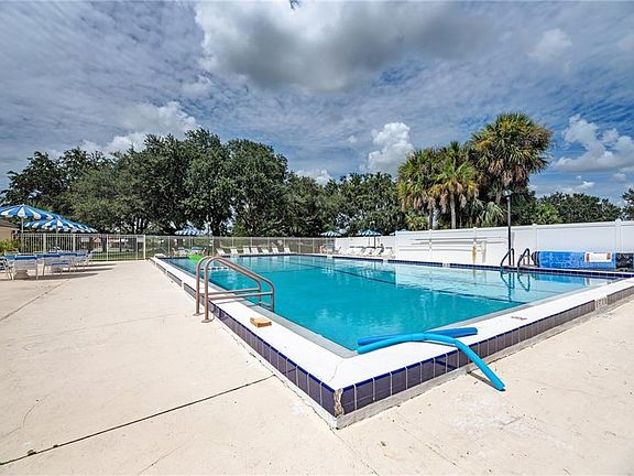 2nd image of 3678 Montclair Cir