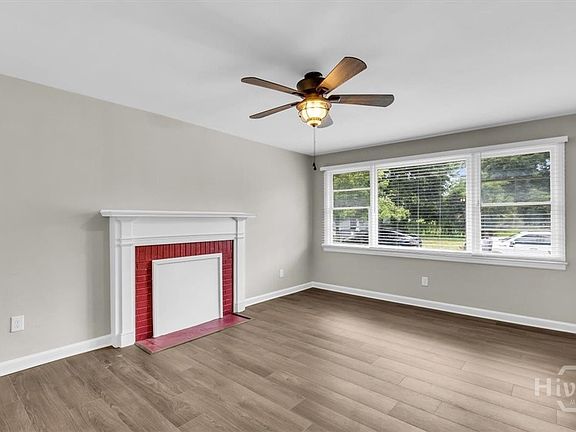 5th image of 928 W 38th St