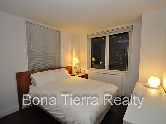 3rd image of 211 E 46th St #24D