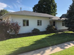 401 5th St, Victor, IA 52347