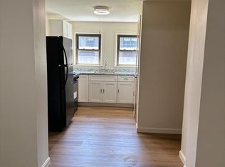15 Weston Ct APT 3, Braintree, MA 02184