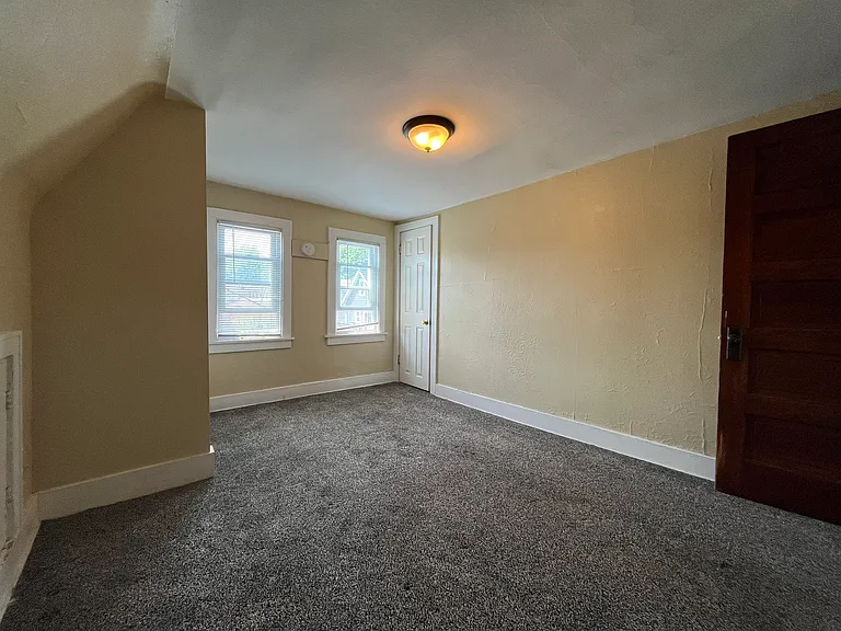 2223 E Vollmer Ave — Photo 16