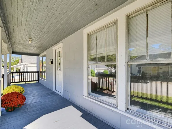 406 Doster Ave, Mooresville, NC 28115
