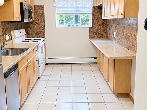 4th image of 46 Westgate Rd APT 2