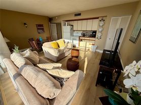 900 Bay Dr