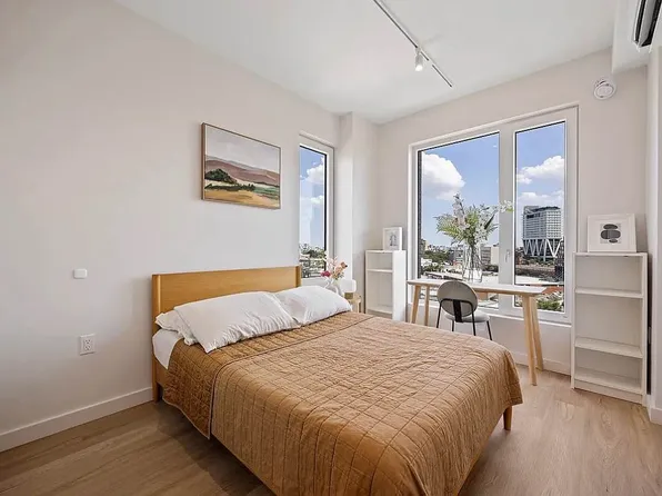 1037 President Street image 5 of 11