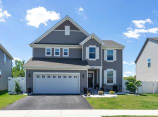 321 S Pointe Ave, South Elgin, IL 60177