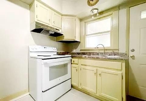 5th image of 722 N Reserve St