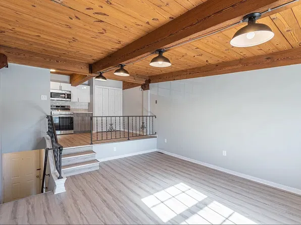 618 S West End Ave APT 4, Lancaster, PA 17603