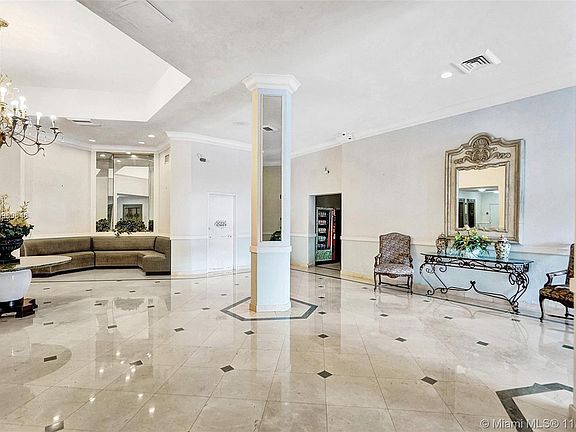 3rd image of 1301 Miami Gardens Dr APT 622W