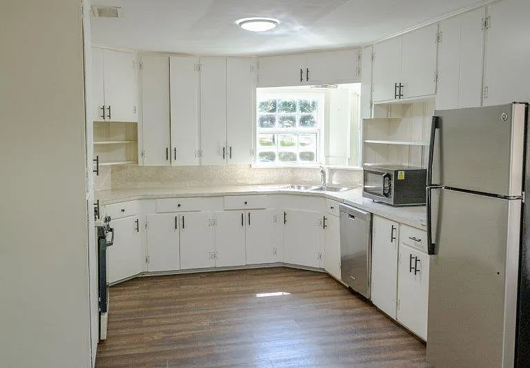 560 W Highway 243 — Photo 3