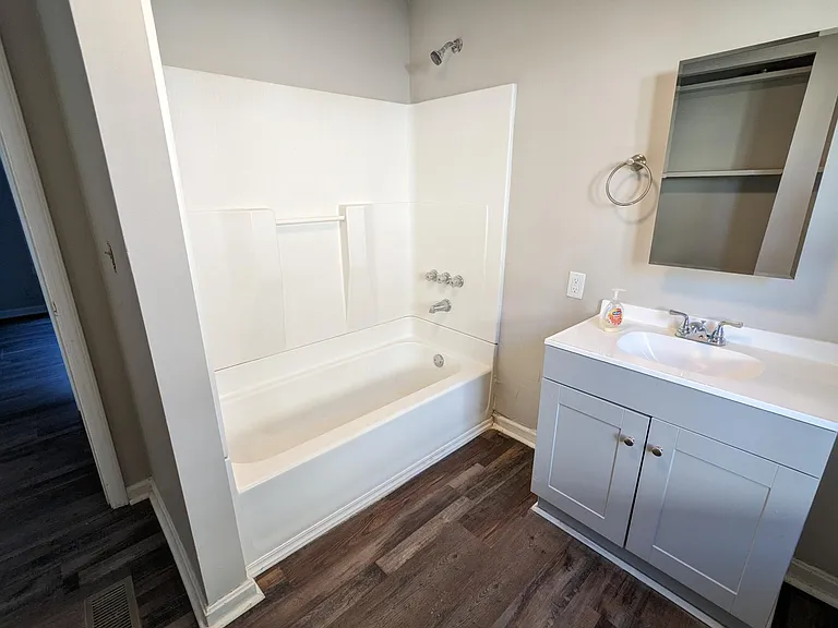 524 Brentwood Ave — Photo 9