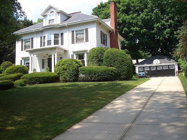 2nd image of 52 Lakeview Ave
