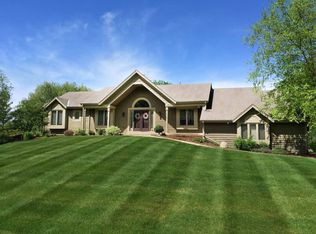 11545 N Glenwood Dr, Mequon, WI 53097
