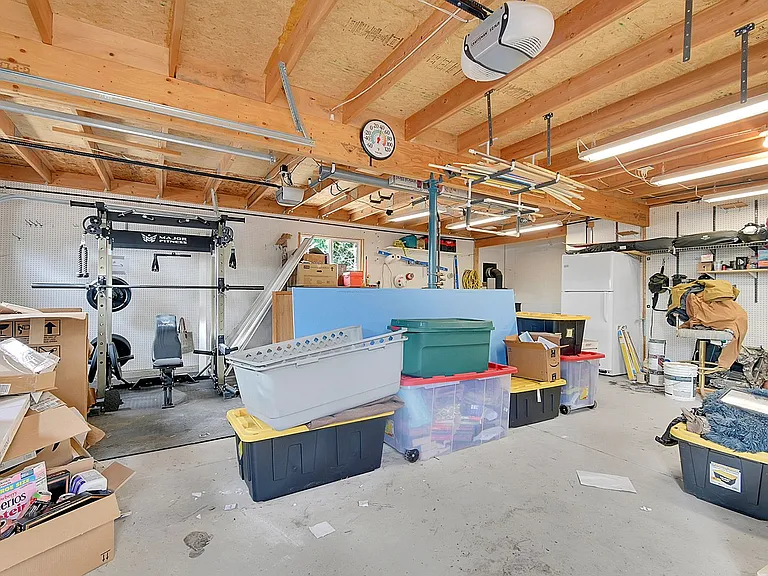 2027 Roland Dr — Photo 30